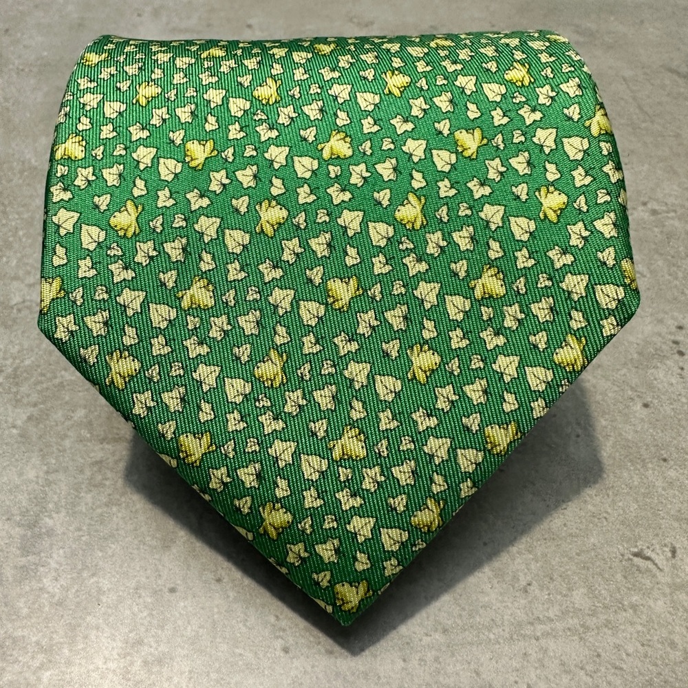 Salvatore Ferragamo 60” Men’s Neck Tie - Green Leaf
